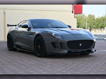 Jaguar  F-Type  2015  Automatic  65,000 Km  6 Cylinder  Rear Wheel Drive (RWD)  Coupe / Sport  Gray