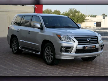 Lexus  LX  570 S  2015  Automatic  166,000 Km  8 Cylinder  Four Wheel Drive (4WD)  SUV  Silver