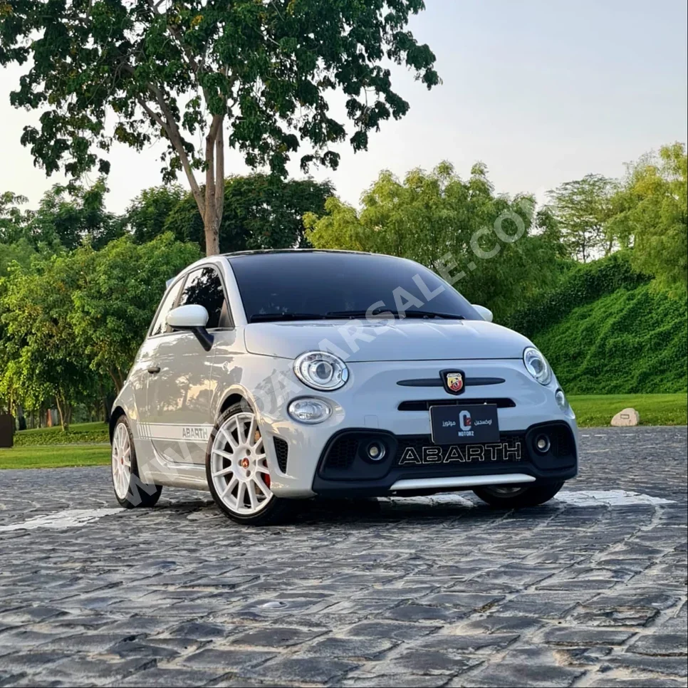  Fiat  695  Abarth  2022  Automatic  17,000 Km  4 Cylinder  Front Wheel Drive (FWD)  Hatchback  Silver  With Warranty