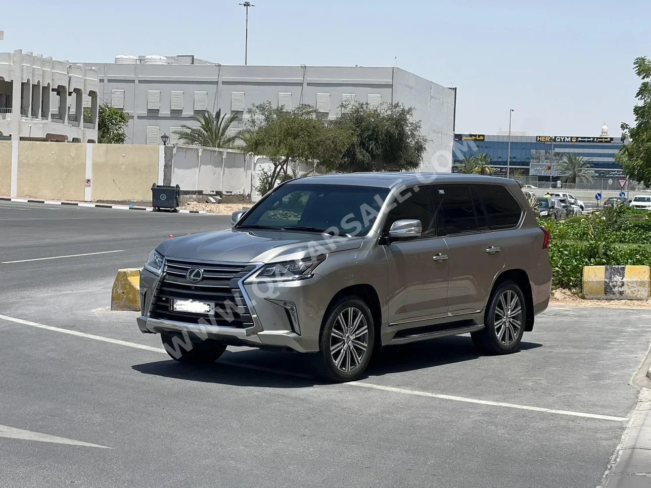 Lexus  LX  570 S  2017  Automatic  60,000 Km  8 Cylinder  Four Wheel Drive (4WD)  SUV  Gold