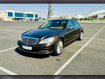 Mercedes-Benz  S-Class  300  2013  Automatic  85,000 Km  6 Cylinder  Front Wheel Drive (FWD)  Sedan  Brown