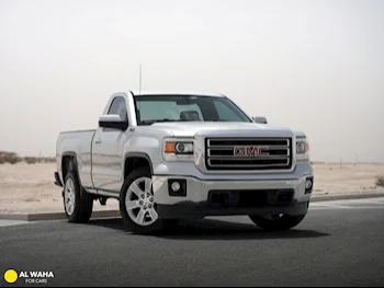 GMC  Sierra  2015  Automatic  25,000 Km  8 Cylinder  Four Wheel Drive (4WD)  Pick Up  White