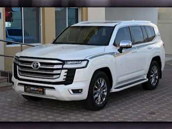Toyota  Land Cruiser  VX Twin Turbo  2022  Automatic  83,000 Km  6 Cylinder  Four Wheel Drive (4WD)  SUV  White  With Warranty