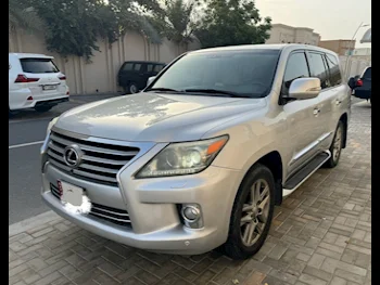 Lexus  LX  570  2013  Automatic  160,000 Km  8 Cylinder  Four Wheel Drive (4WD)  SUV  Gray and Silver