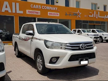 Toyota  Hilux  2016  Automatic  230,000 Km  4 Cylinder  Four Wheel Drive (4WD)  Pick Up  White