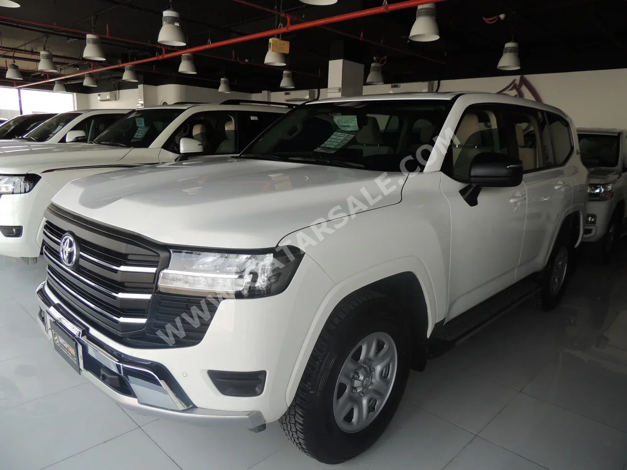 Toyota  Land Cruiser  G  2022  Automatic  118,000 Km  6 Cylinder  Four Wheel Drive (4WD)  SUV  White  With Warranty