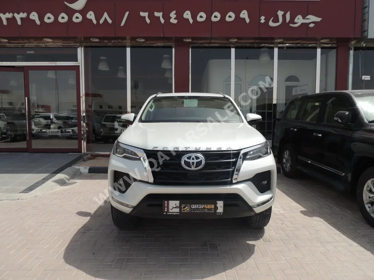 Toyota  Fortuner  2023  Automatic  33,000 Km  4 Cylinder  Four Wheel Drive (4WD)  SUV  White  With Warranty