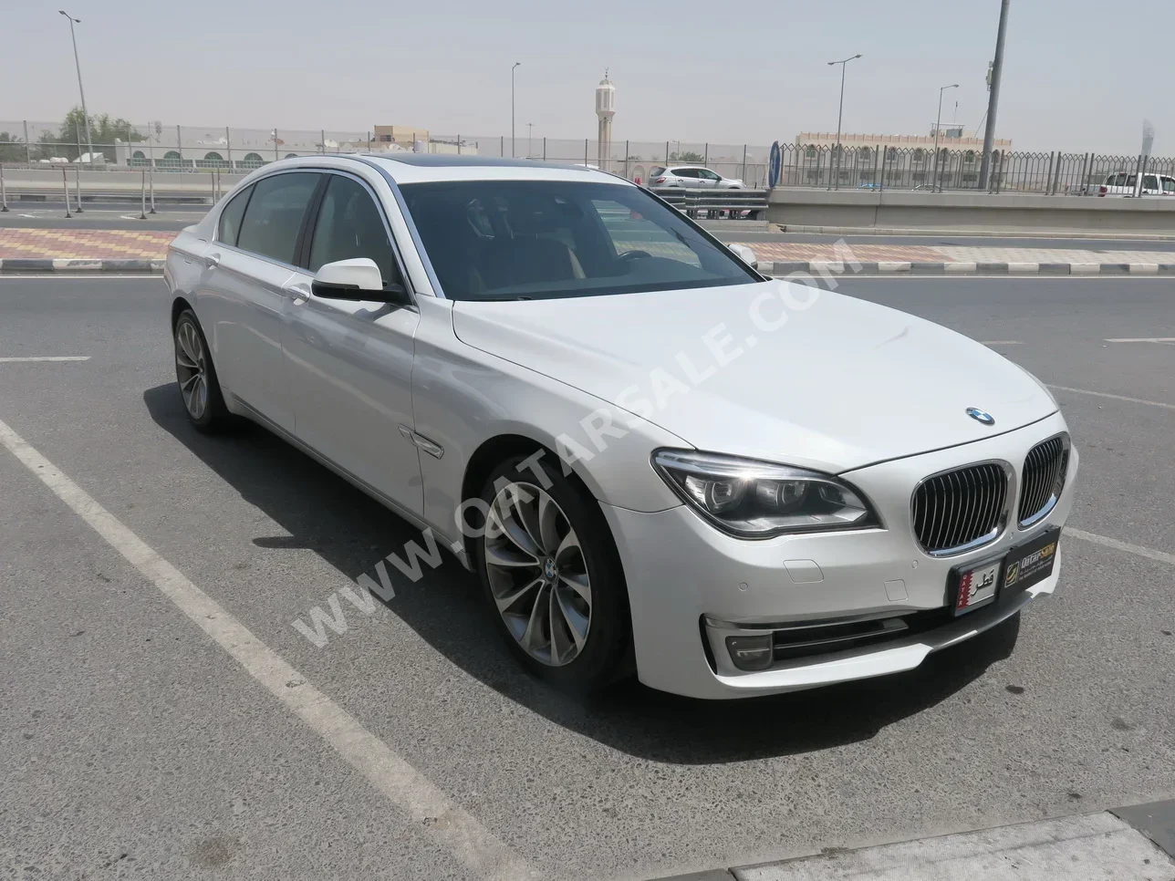 BMW  7-Series  730 Li  2015  Automatic  282,000 Km  6 Cylinder  Rear Wheel Drive (RWD)  Sedan  White