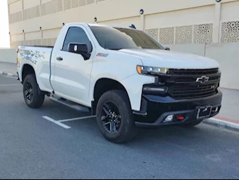 Chevrolet  Silverado  Trail Boss  2020  Automatic  94,000 Km  8 Cylinder  Four Wheel Drive (4WD)  Pick Up  White