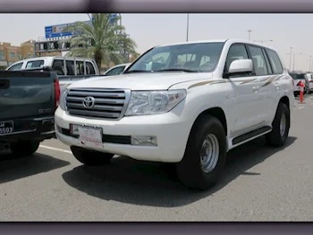 Toyota  Land Cruiser  G  2011  Automatic  315,000 Km  6 Cylinder  Four Wheel Drive (4WD)  SUV  White