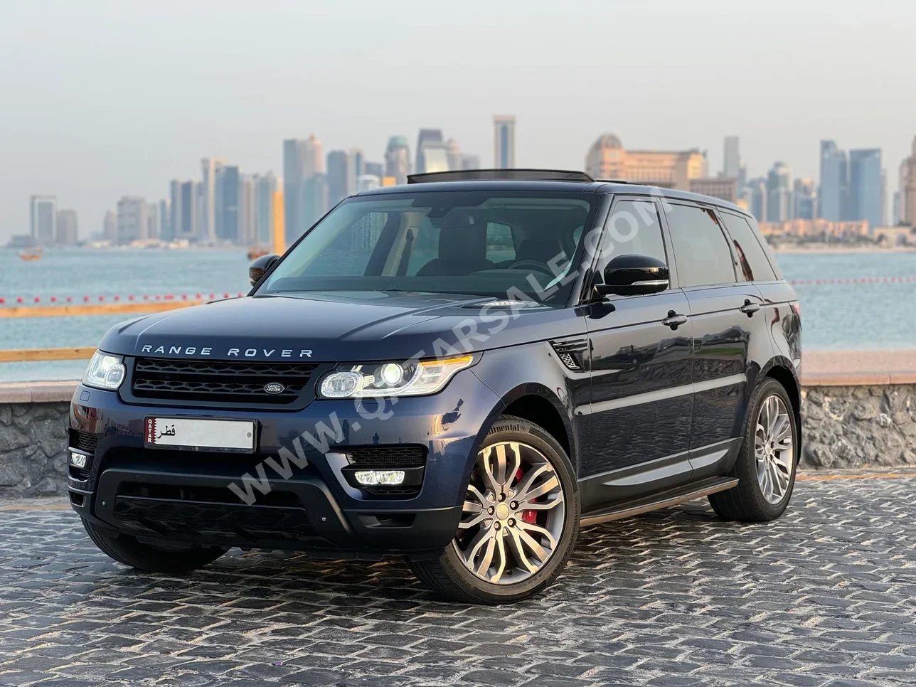 Land Rover  Range Rover  Sport Dynamic  2014  Automatic  138,009 Km  8 Cylinder  Four Wheel Drive (4WD)  SUV  Blue
