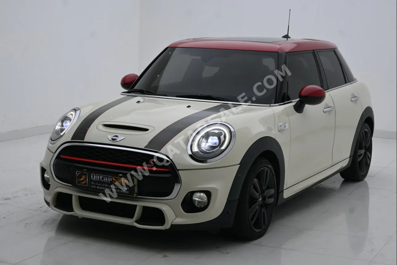 Mini  Cooper  S  2015  Automatic  105,000 Km  4 Cylinder  Front Wheel Drive (FWD)  Hatchback  White