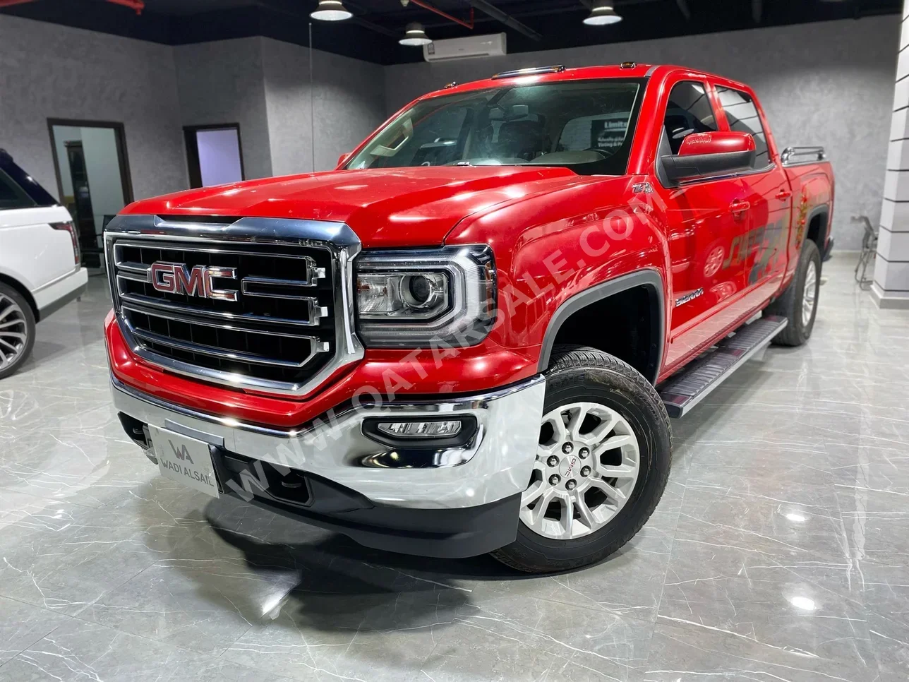 GMC  Sierra  SLE  2018  Automatic  61,000 Km  8 Cylinder  Four Wheel Drive (4WD)  Pick Up  Red