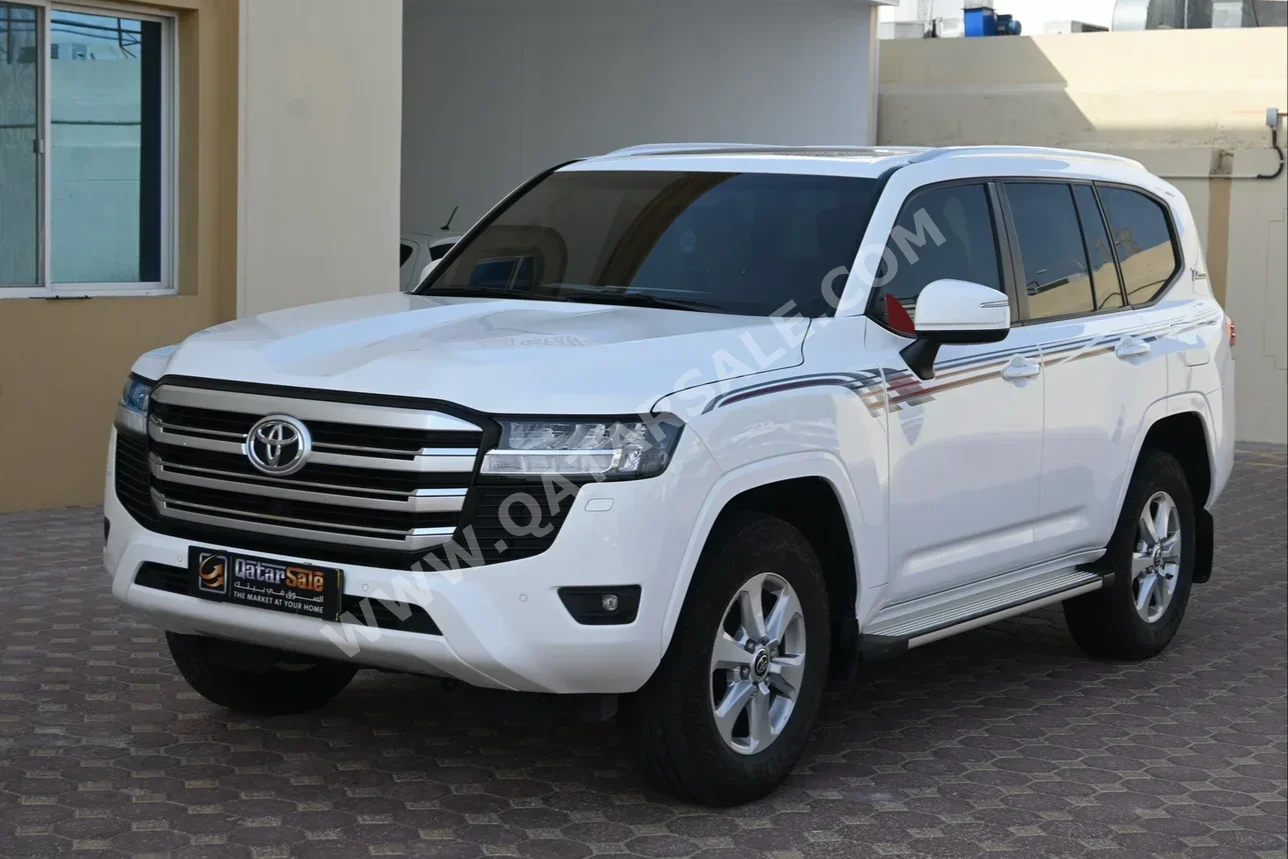 Toyota  Land Cruiser  GXR  2022  Automatic  65,000 Km  6 Cylinder  Four Wheel Drive (4WD)  SUV  White  With Warranty