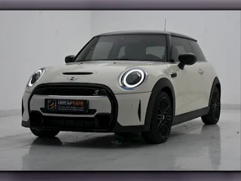 Mini  Cooper  S  2023  Automatic  24,000 Km  4 Cylinder  Front Wheel Drive (FWD)  Hatchback  Beige  With Warranty