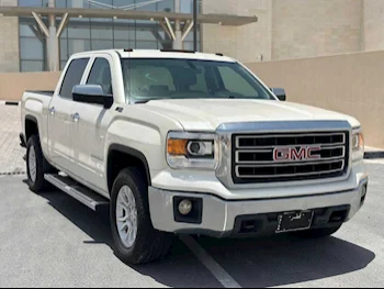 GMC  Sierra  SLE  2014  Automatic  220,000 Km  8 Cylinder  Four Wheel Drive (4WD)  Pick Up  Pearl