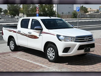 Toyota  Hilux  2018  Manual  114,000 Km  4 Cylinder  Four Wheel Drive (4WD)  Pick Up  White