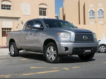 Toyota  Tundra  Limited  2010  Automatic  236,000 Km  8 Cylinder  Four Wheel Drive (4WD)  Pick Up  Gray