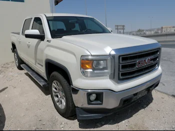 GMC  Sierra  2014  Automatic  146,000 Km  8 Cylinder  Four Wheel Drive (4WD)  Pick Up  White