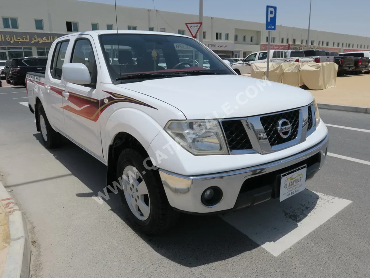 Nissan  Navara  2016  Automatic  202,000 Km  4 Cylinder  Rear Wheel Drive (RWD)  Pick Up  White