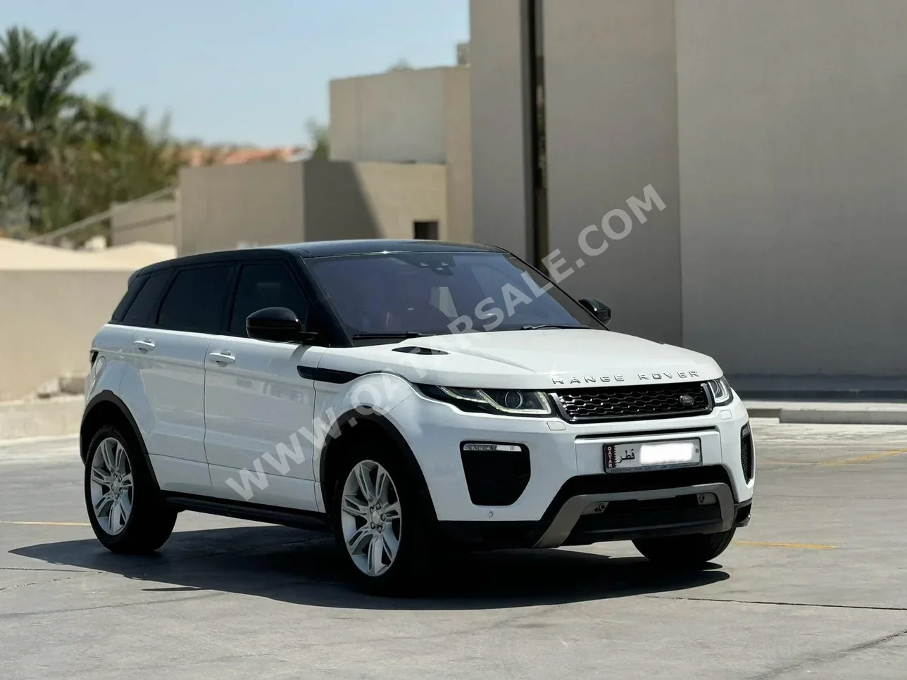 Land Rover  Evoque  Dynamic  2016  Automatic  142,000 Km  4 Cylinder  Four Wheel Drive (4WD)  SUV  White