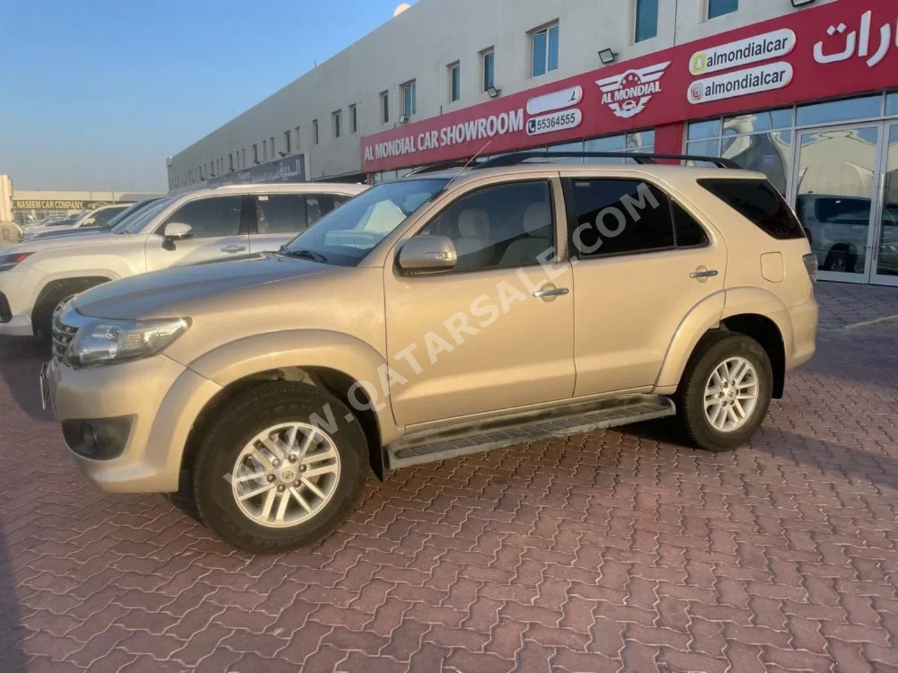 Toyota  Fortuner  2013  Automatic  249,000 Km  6 Cylinder  Four Wheel Drive (4WD)  SUV  Gold