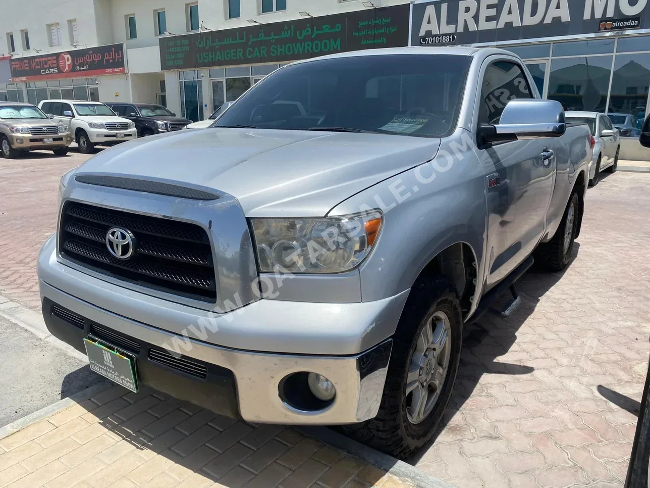 Toyota  Tundra  2008  Automatic  195,000 Km  8 Cylinder  Four Wheel Drive (4WD)  Pick Up  Silver