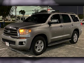 Toyota  Sequoia  2009  Automatic  125,000 Km  8 Cylinder  Four Wheel Drive (4WD)  SUV  Gray