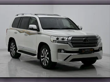 Toyota  Land Cruiser  VXS  2016  Automatic  181,000 Km  8 Cylinder  Four Wheel Drive (4WD)  SUV  Pearl