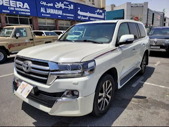 Toyota  Land Cruiser  GXR- Grand Touring  2019  Automatic  105,000 Km  8 Cylinder  Four Wheel Drive (4WD)  SUV  White