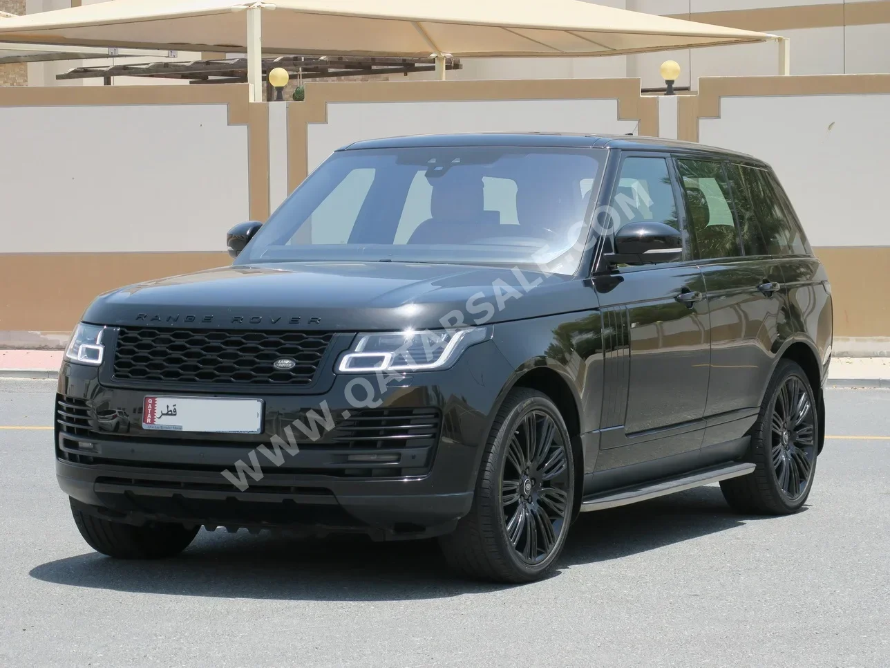 Land Rover  Range Rover  Vogue SE Super charged  2020  Automatic  112,000 Km  8 Cylinder  Four Wheel Drive (4WD)  SUV  Black  With Warranty