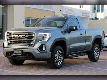 GMC  Sierra  AT4  2021  Automatic  61,000 Km  8 Cylinder  Four Wheel Drive (4WD)  Pick Up  Gray  With Warranty