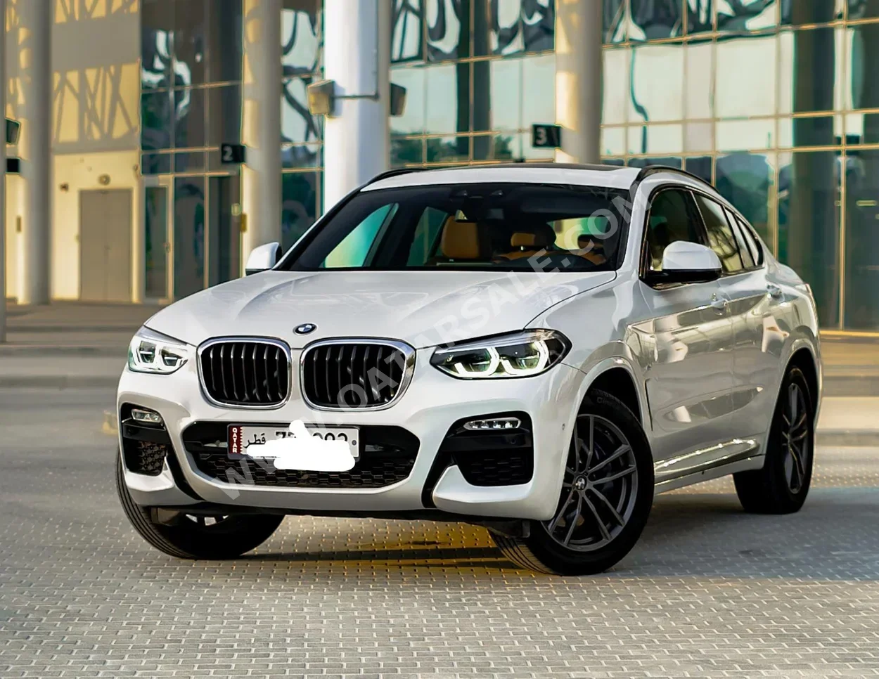 BMW  X-Series  X4  2019  Automatic  39,000 Km  4 Cylinder  Four Wheel Drive (4WD)  SUV  White