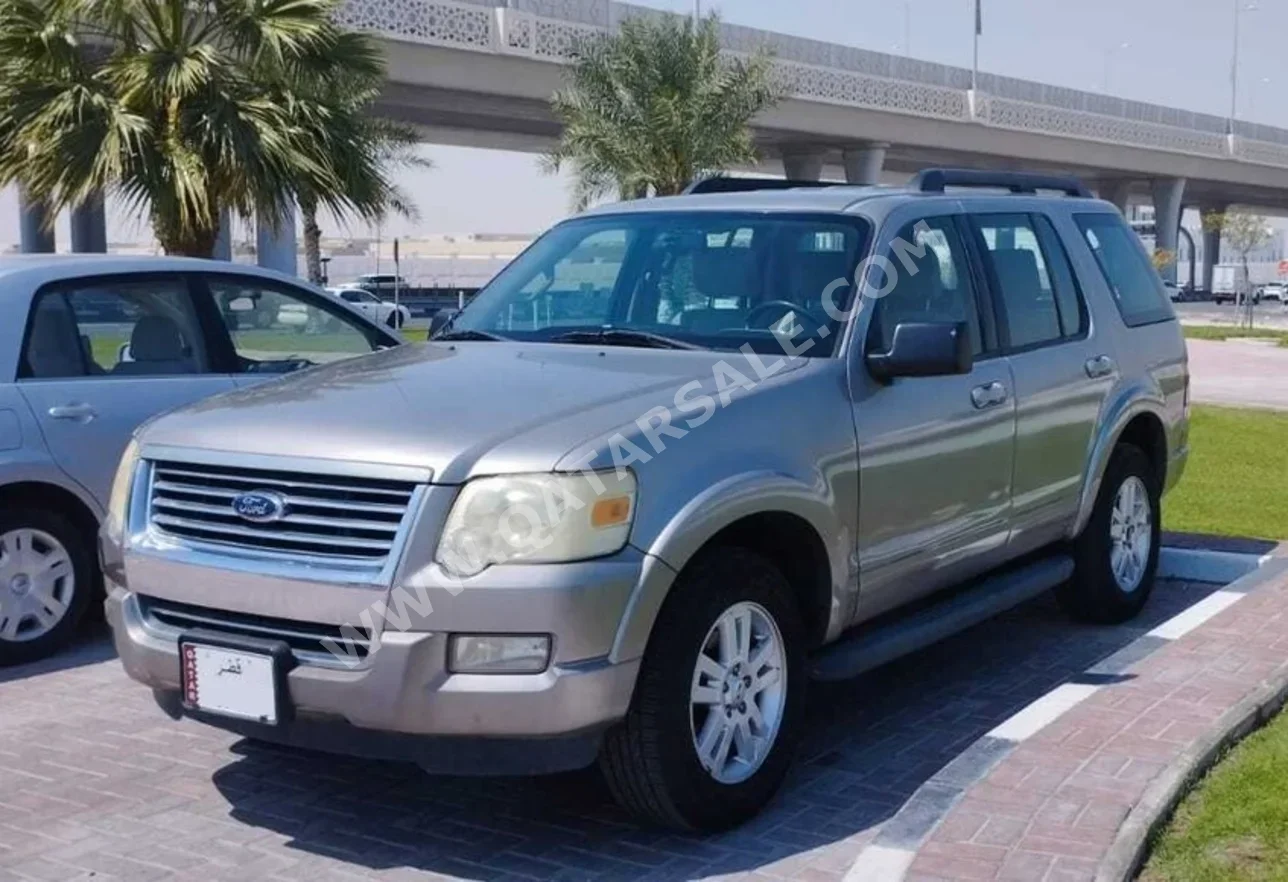Ford  Explorer  XLT  2008  Automatic  134,000 Km  6 Cylinder  Four Wheel Drive (4WD)  SUV  Silver