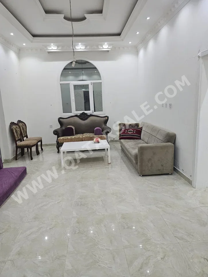 2 Bedrooms  Apartment  For Rent  in Al Wakrah -  Al Meshaf  Not Furnished