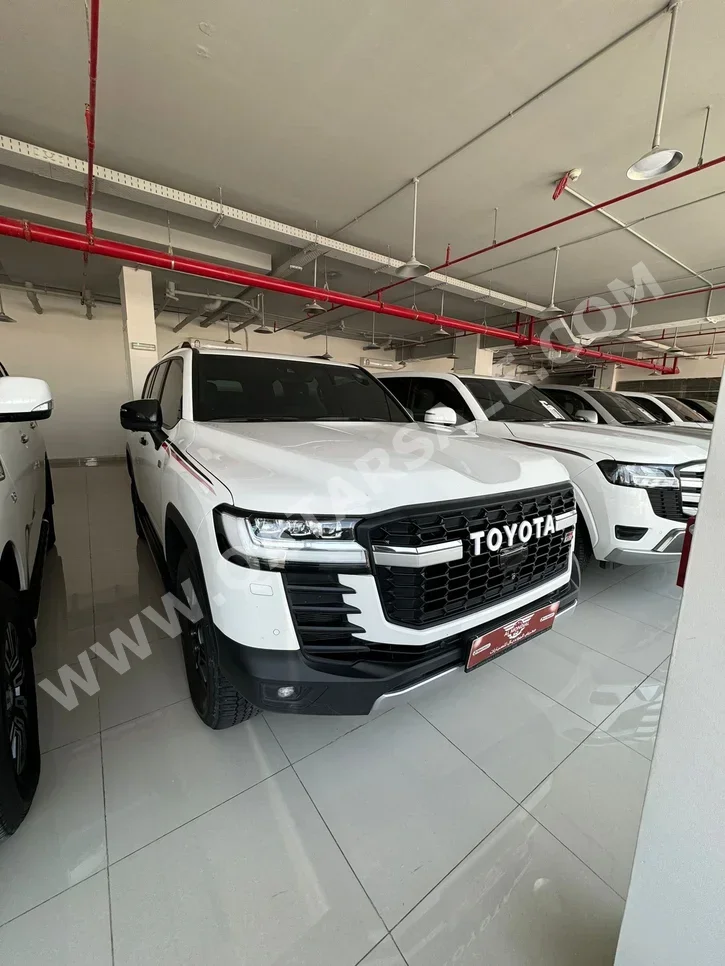 Toyota  Land Cruiser  GR Sport Twin Turbo  2023  Automatic  58,000 Km  6 Cylinder  Four Wheel Drive (4WD)  SUV  White  With Warranty