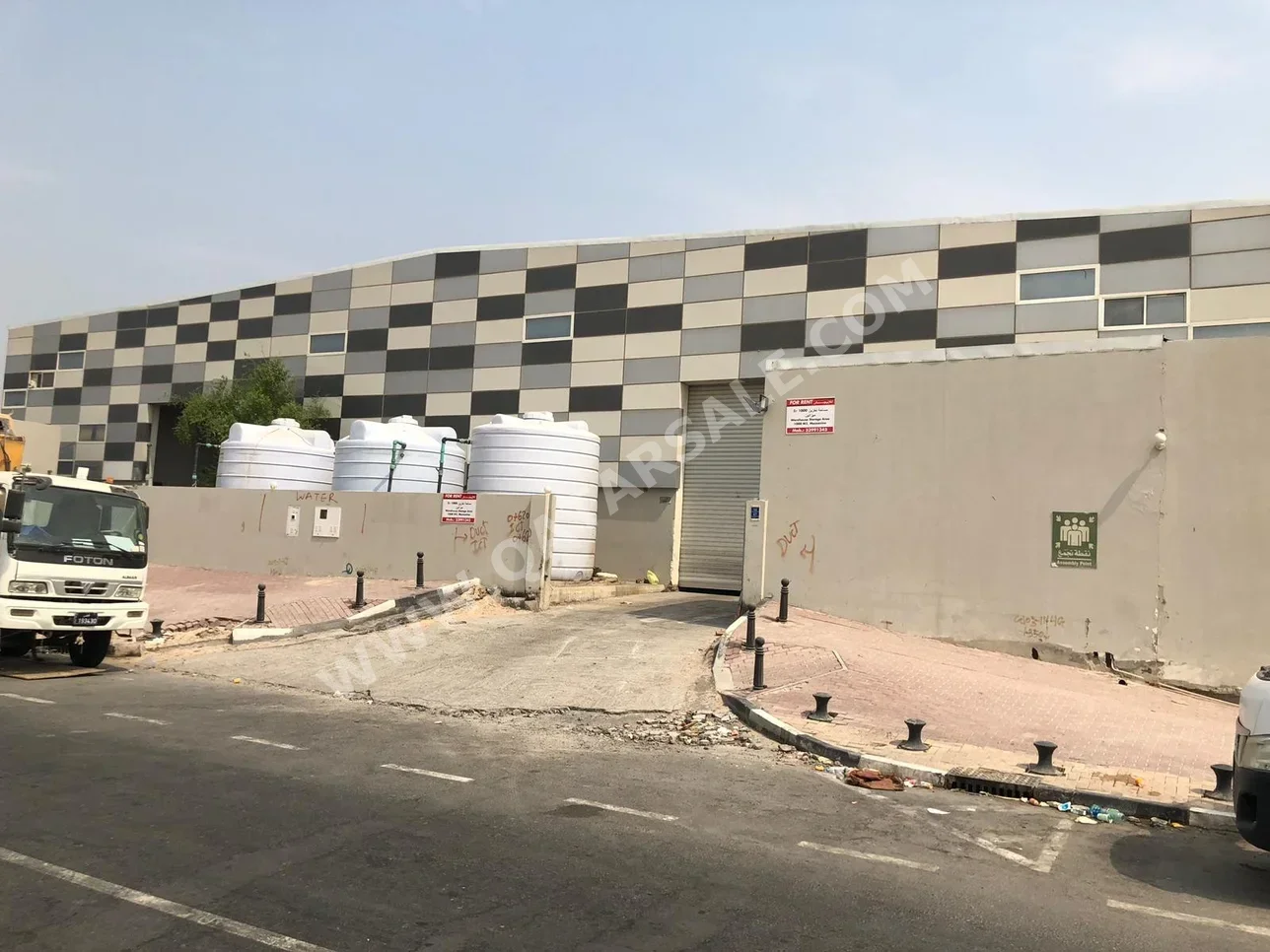 Warehouses & Stores - Al Wakrah  - Industrial Area  -Area Size: 970 Square Meter
