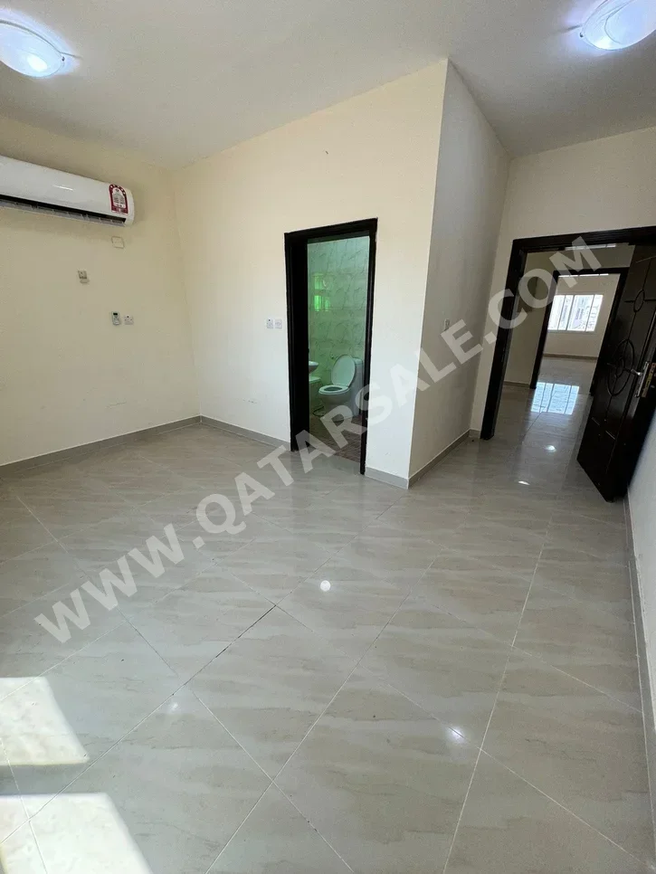 Family Residential  - Not Furnished  - Umm Salal  - Umm Al Amad  - 5 Bedrooms