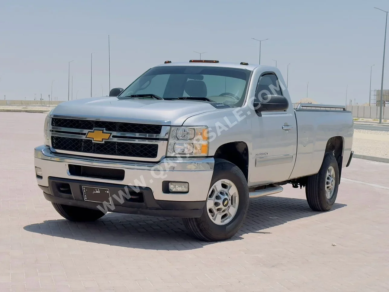 Chevrolet  Silverado  2500 HD  2014  Automatic  243,000 Km  8 Cylinder  Four Wheel Drive (4WD)  Pick Up  Gray
