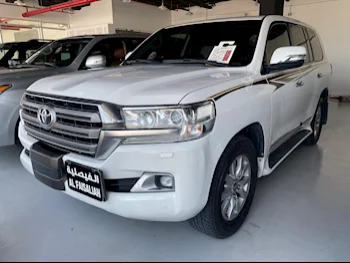  Toyota  Land Cruiser  GXR  2018  Automatic  172,000 Km  8 Cylinder  Four Wheel Drive (4WD)  SUV  White  With Warranty