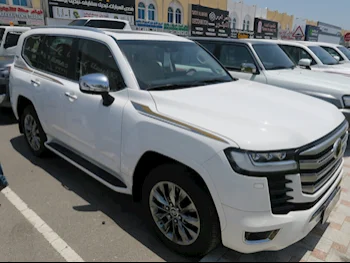 Toyota  Land Cruiser  VXR Twin Turbo  2022  Automatic  67٬000 Km  6 Cylinder  Four Wheel Drive (4WD)  SUV  White  With Warranty