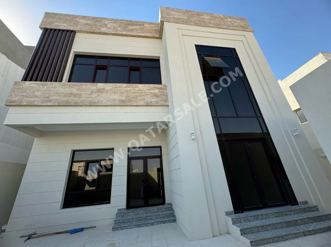 Family Residential  - Not Furnished  - Al Rayyan  - Ain Khaled  - 7 Bedrooms  - Includes Water & Electricity