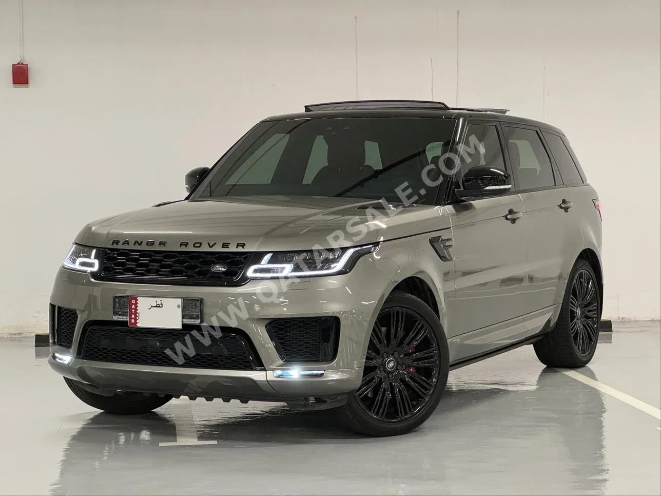 Land Rover  Range Rover  Sport Autobiography  2018  Automatic  99,000 Km  8 Cylinder  Four Wheel Drive (4WD)  SUV  Silver