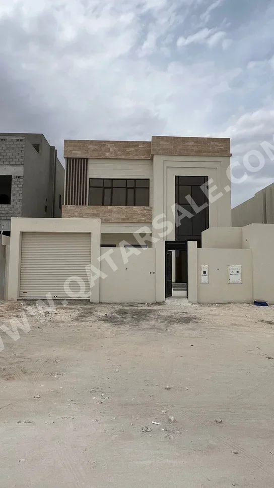 Family Residential  - Not Furnished  - Al Rayyan  - Ain Khaled  - 7 Bedrooms