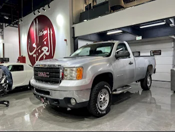 GMC  Sierra  2500 HD  2013  Automatic  50,000 Km  8 Cylinder  Four Wheel Drive (4WD)  Pick Up  Silver
