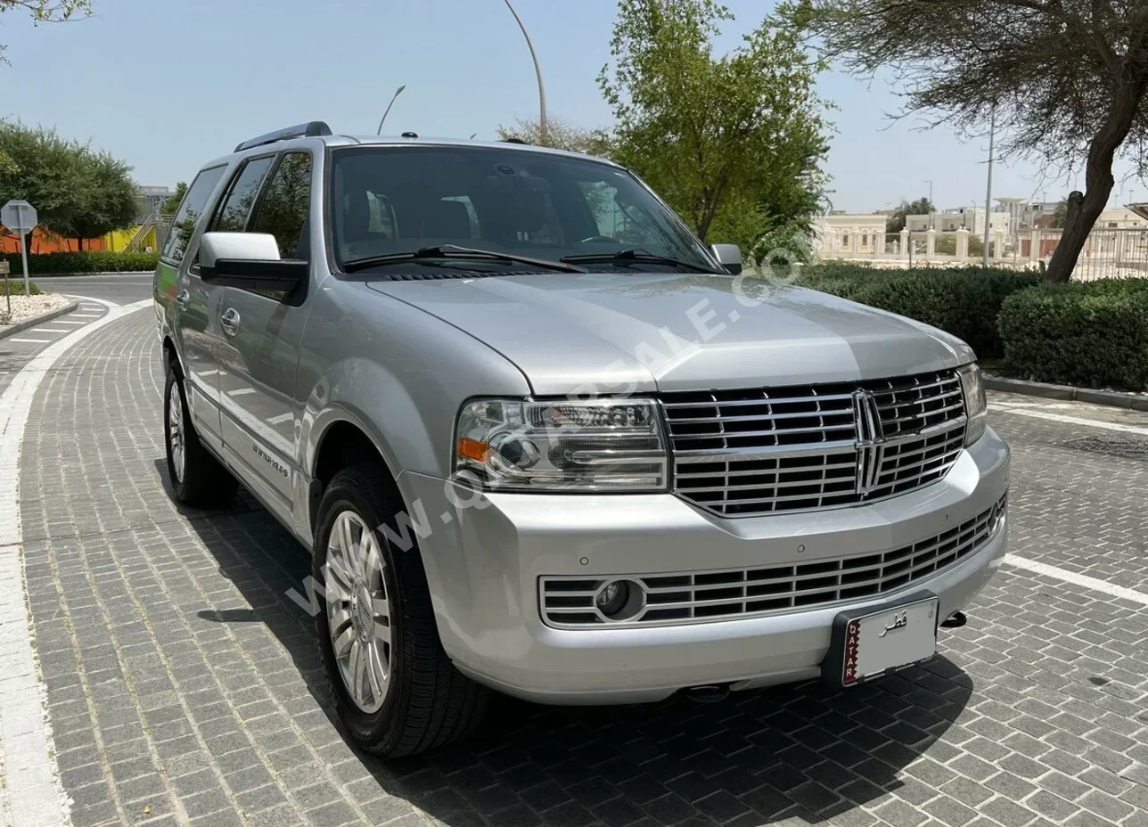 Lincoln  Navigator  2013  Automatic  139,000 Km  8 Cylinder  Four Wheel Drive (4WD)  SUV  Silver