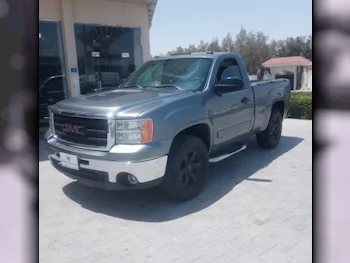 GMC  Sierra  1500  2008  Automatic  448,000 Km  8 Cylinder  Four Wheel Drive (4WD)  Pick Up  Silver