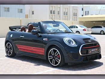 Mini  Cooper  JCW  2017  Automatic  33٬000 Km  4 Cylinder  Front Wheel Drive (FWD)  Convertible  Black
