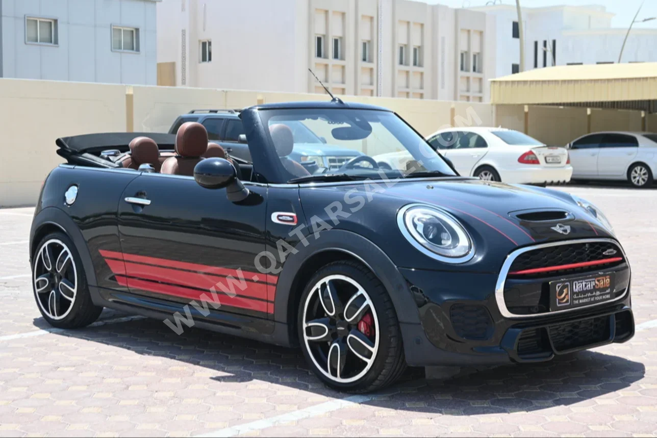 Mini  Cooper  JCW  2017  Automatic  33,000 Km  4 Cylinder  Front Wheel Drive (FWD)  Convertible  Black