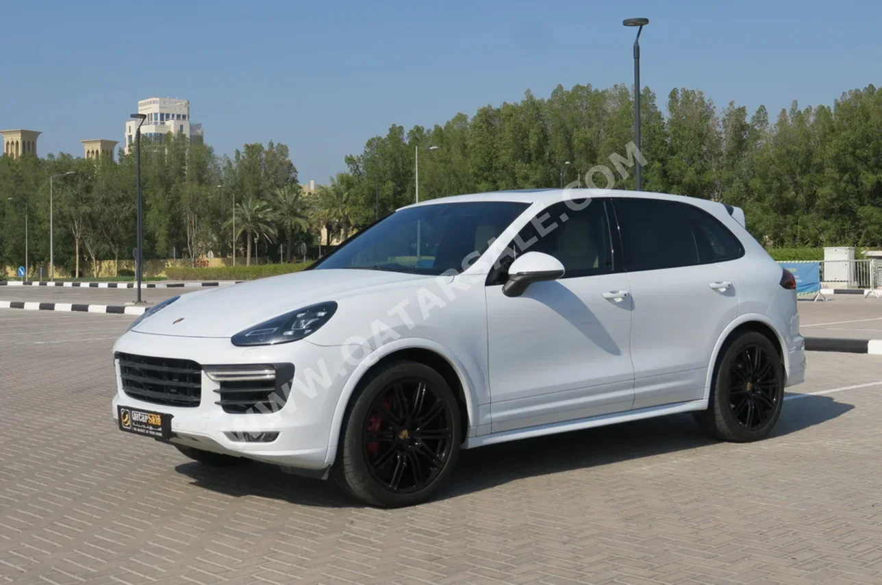  Porsche  Cayenne  GTS  2016  Automatic  97,000 Km  8 Cylinder  Four Wheel Drive (4WD)  Coupe / Sport  White  With Warranty